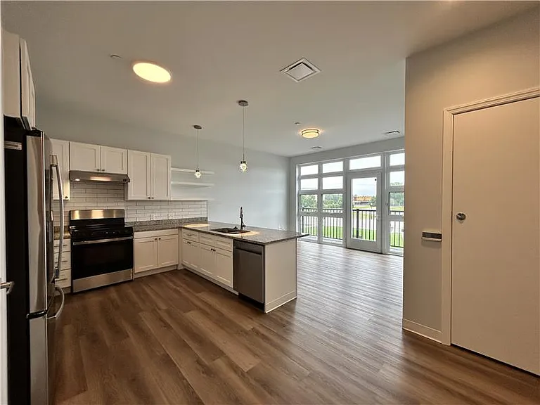 215 Miller Ave — Photo 7