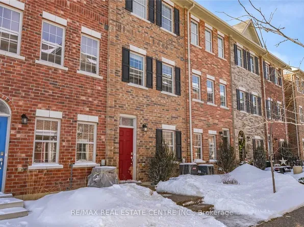 6 Oxfordshire Ln, Kitchener, ON N2H 0B4