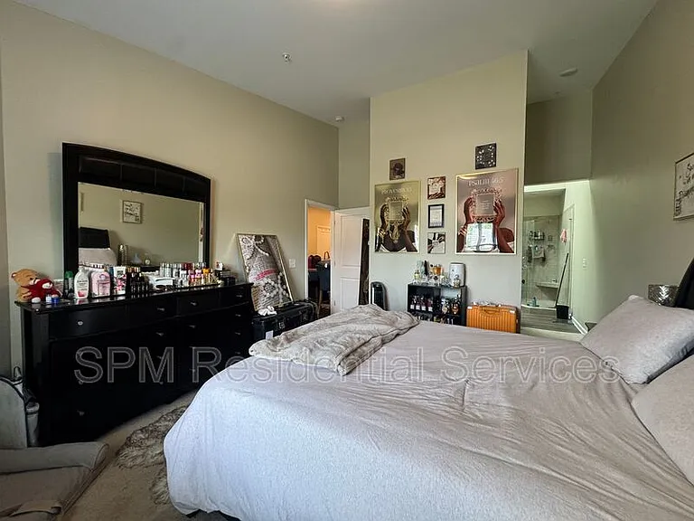 207 Fullford Ln #202 — Photo 10