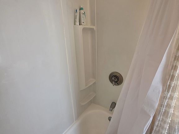 4th image of 40 Wigglesworth St #1