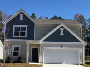 776 Mirror Pond Dr, Zebulon, NC 27597