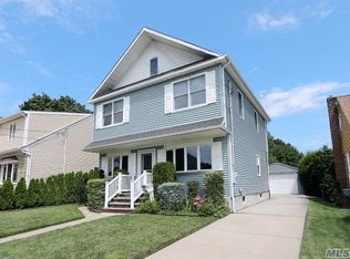 98 Seward Ave, Mineola, NY 11501