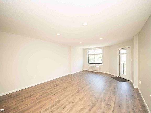 2nd image of 115 Polifly Rd APT 5D