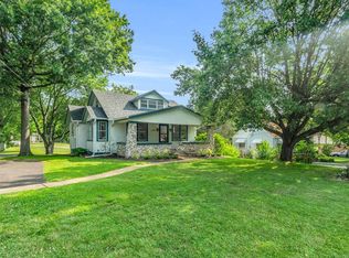 11637 Denny Rd, Saint Louis, MO 63126