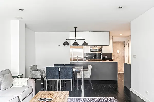 Rented by Sotheby's International Realty | media 12