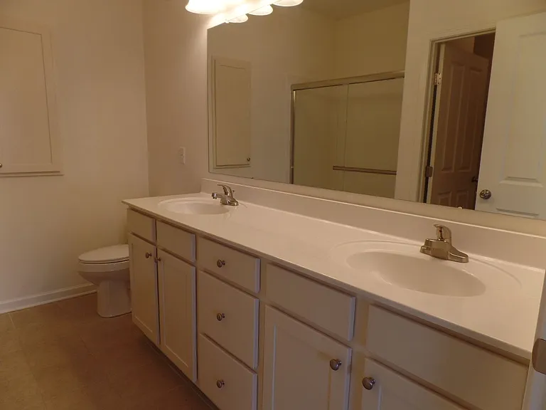 5353 Nottinghamshire Ln — Photo 34