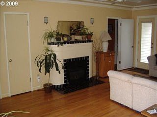 2nd image of 201 SE Fairview St