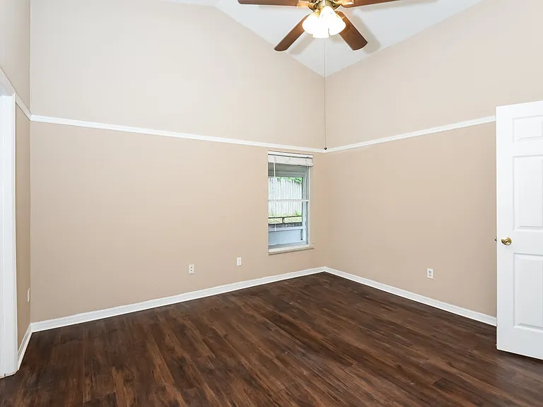 337 Riunite Cir — Photo 11