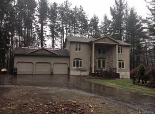 13444 Oak Rd, Otisville, MI 48463