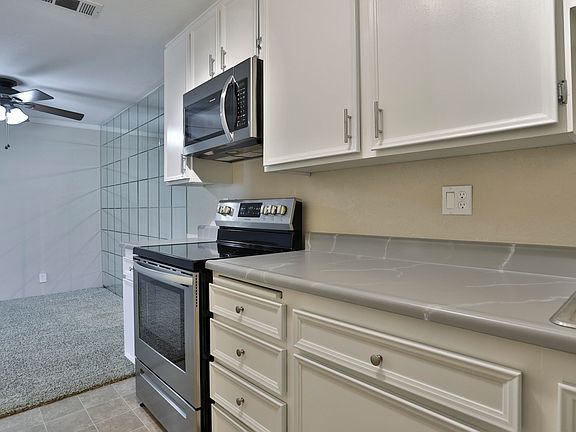 3rd image of 2820 N Arcadia Ct APT B208