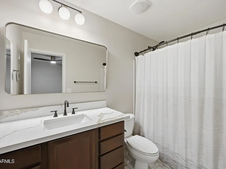 2250 E Wayland Dr — Photo 23