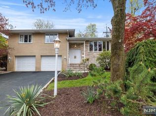 45 Birch St, Englewood Cliffs, NJ 07632