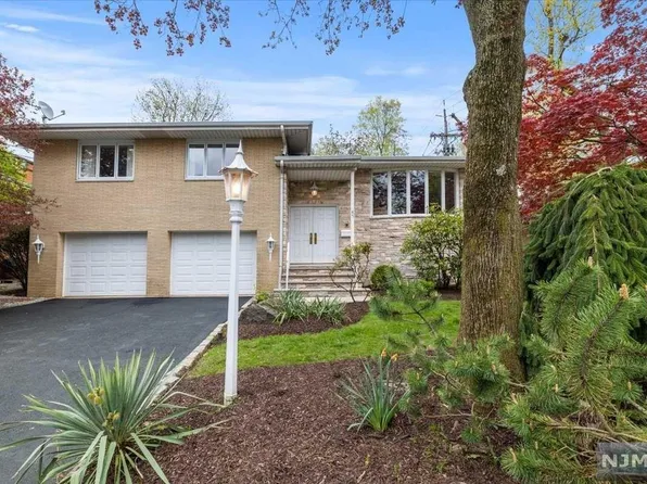 45 Birch St, Englewood Cliffs, NJ 07632