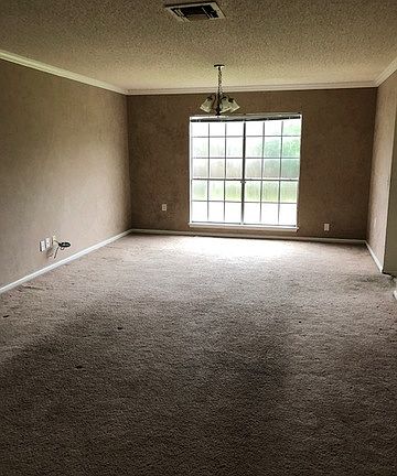 3rd image of 7910 Valley Trl