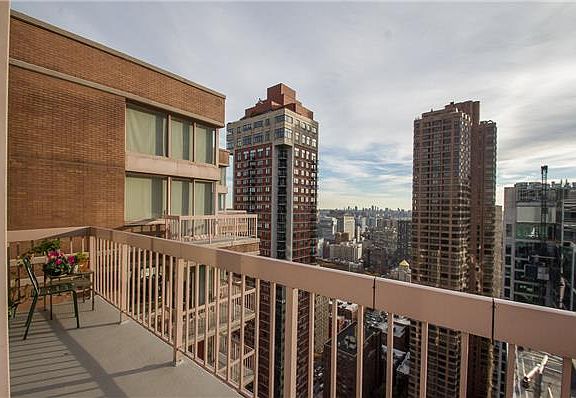 5th image of 235 E 40th St Ph C