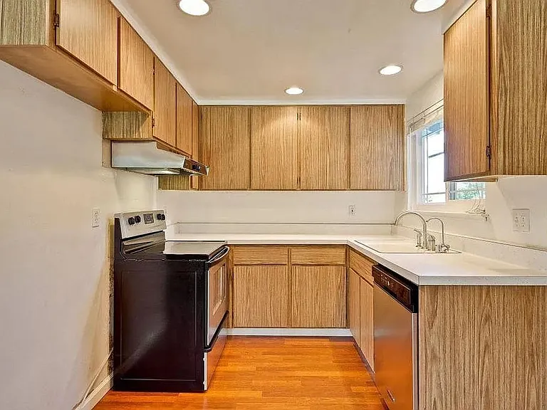 5951 Garces Ave — Photo 3