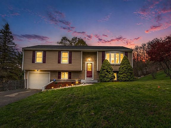 2nd image of 285 Ellendale Cir