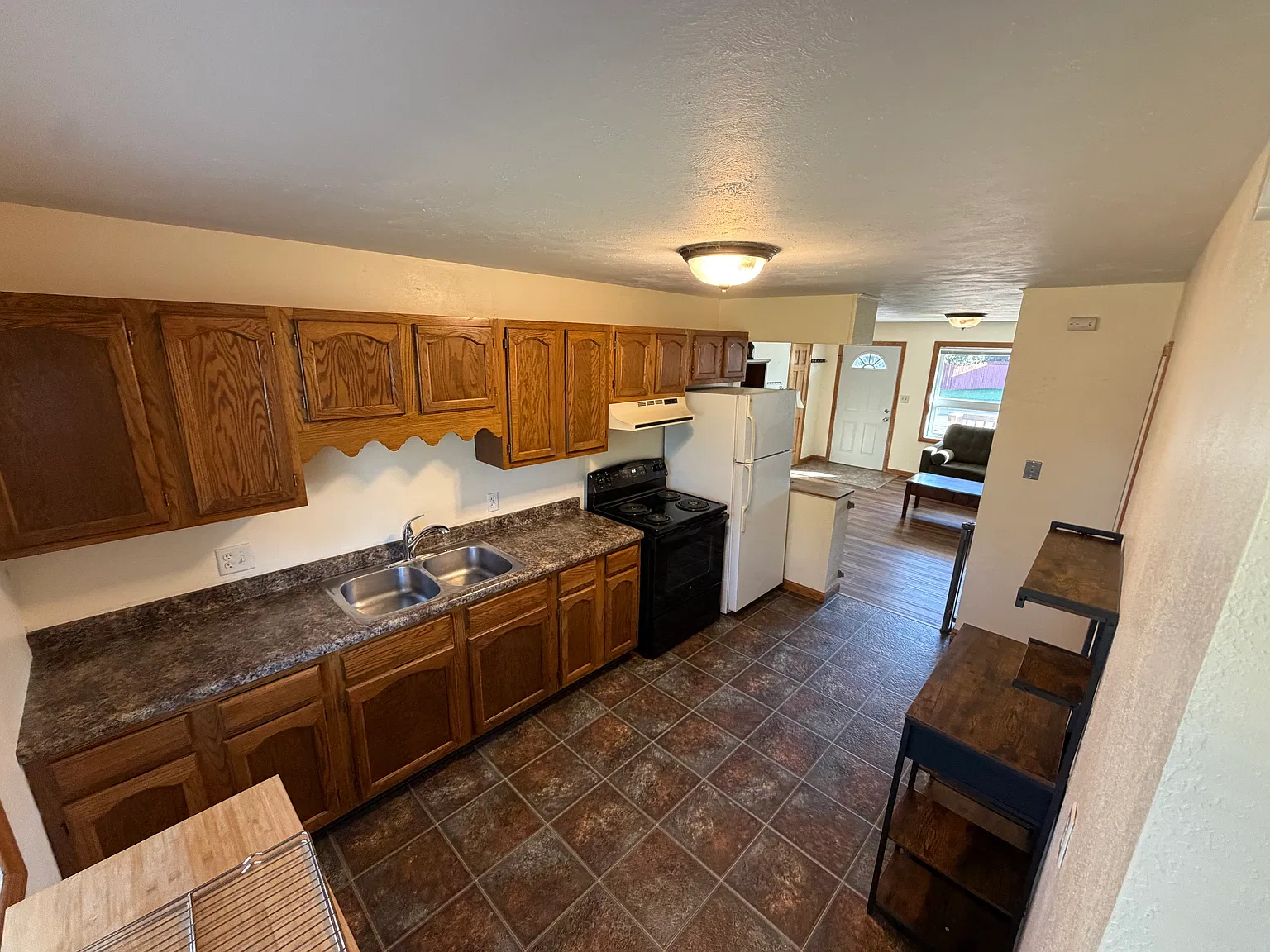 2 bed, 1900 sqft, $1,500 — Photo 3