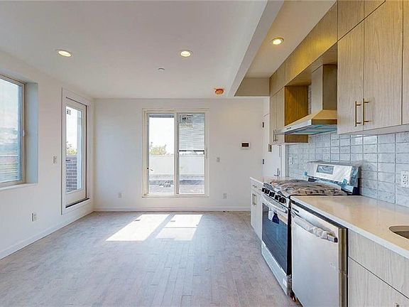 4th image of 1415 67th St Penthouse B