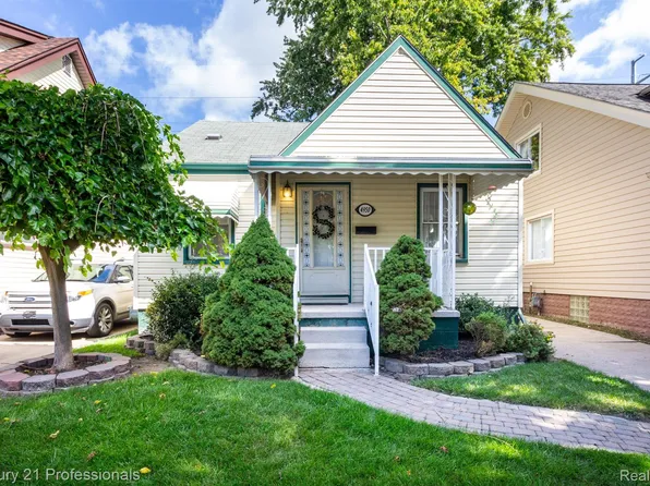 4950 Curtis St, Dearborn, MI 48126