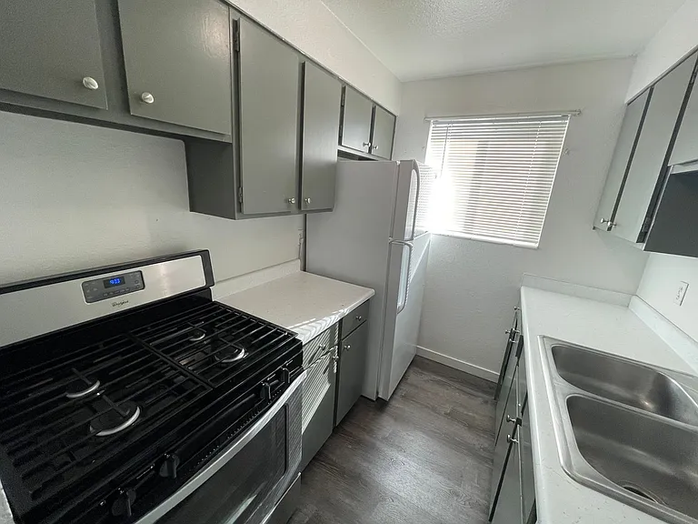 2707 S Adams Street — Photo 2