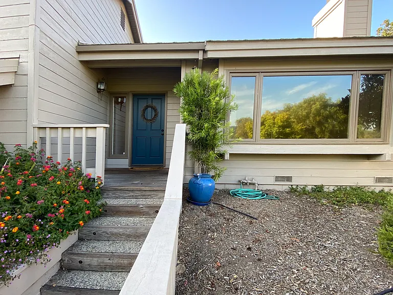 104 White Oaks Ln — Photo 1