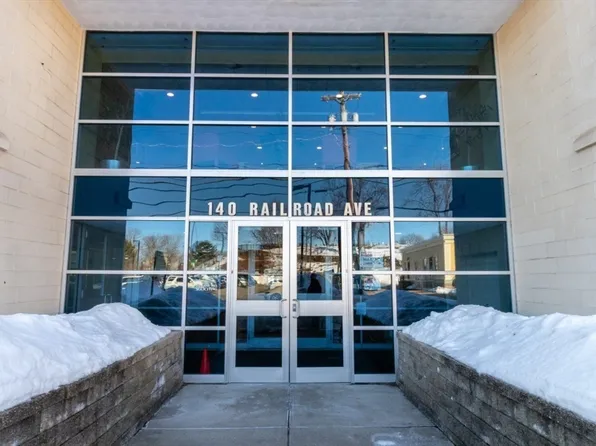 140 Railroad Ave APT B203, Norwood, MA 02062