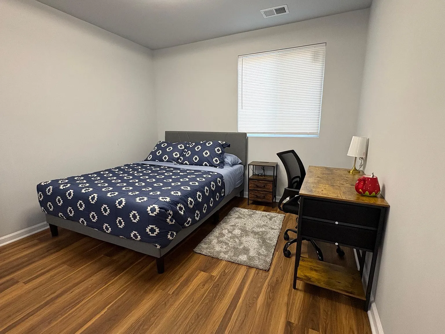 4 bed, 3.0 bath, 1880 sqft, $866 — Photo 3
