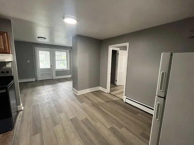 65 Twiss St #3R — Photo 5