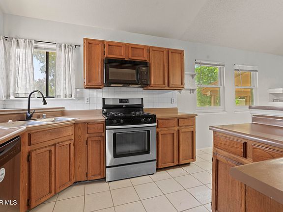 3rd image of 4764 Loma De Cobre Dr