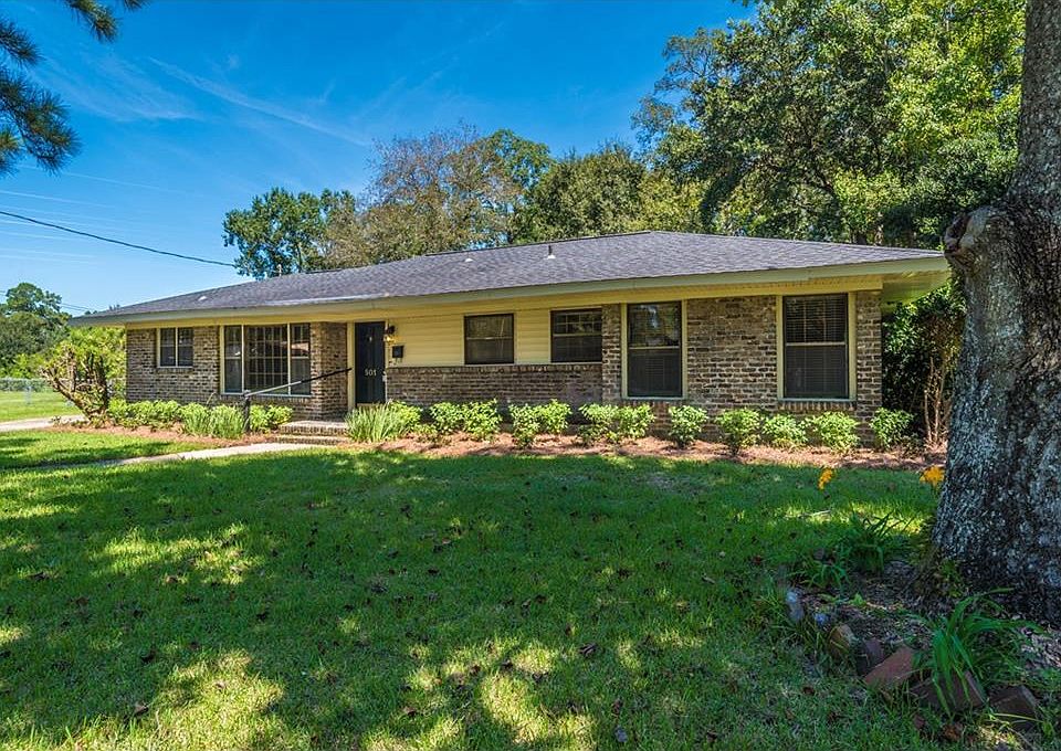1st image of 501 E Barksdale Dr