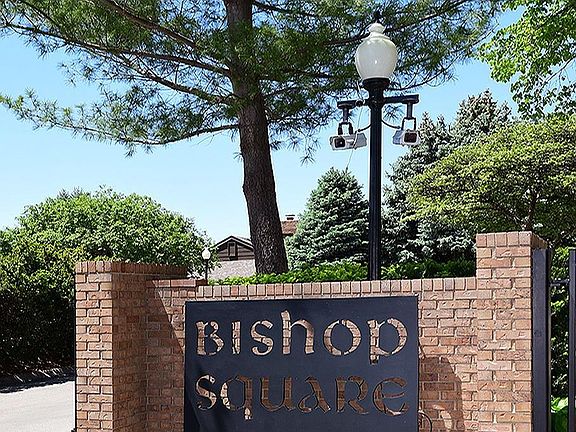2nd image of 2609 Bishop Ln #11