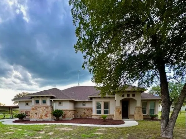 150 County Road 6868 W, Natalia, TX 78059