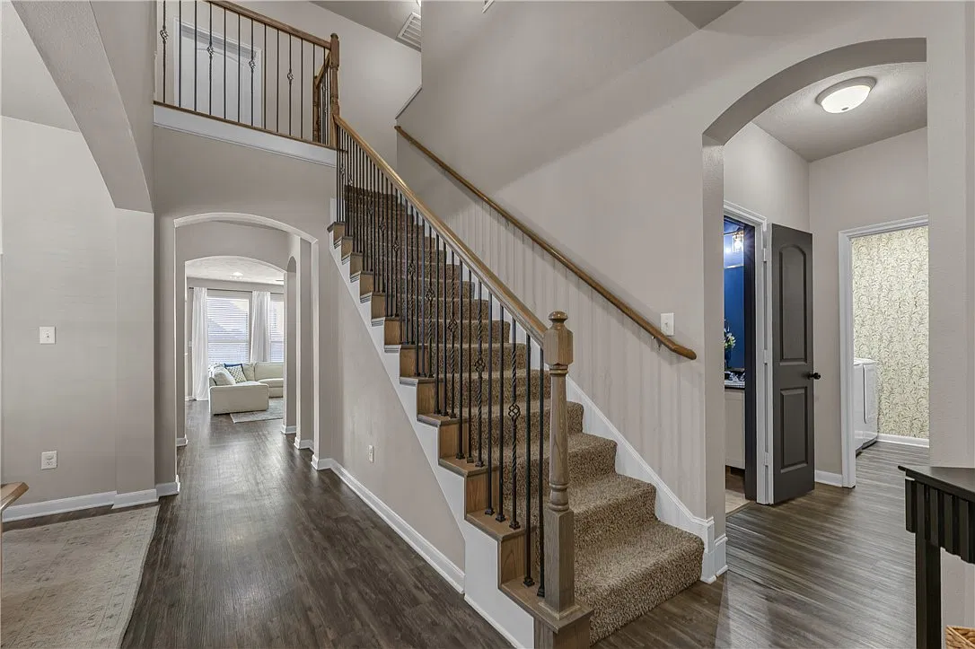 4 bed, 2.5 bath, 2655 sqft, $2,900 — Photo 4