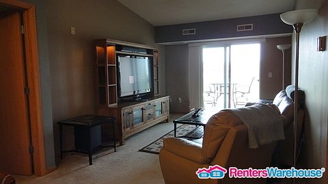 5th image of 1590 Parkwood Dr APT 308