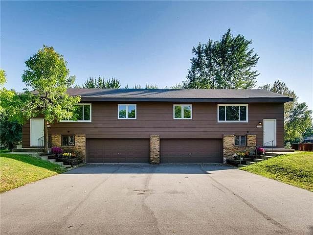 Front Exterior (Summer)