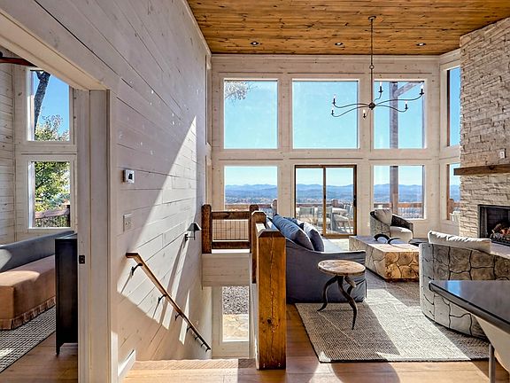 12th image of this home