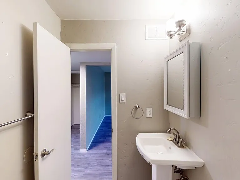 10216 Candelaria Rd NE — Photo 26