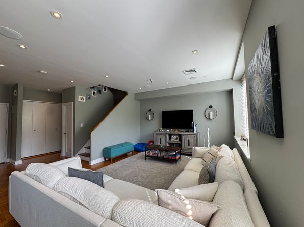 520 Ashford Ave APT 34