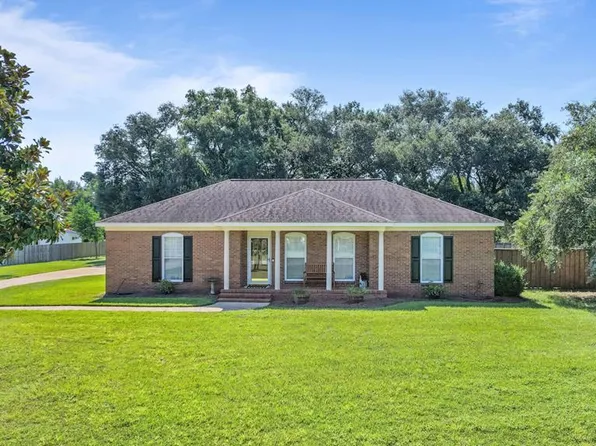 141 Darian Dr, Leesburg, GA 31763