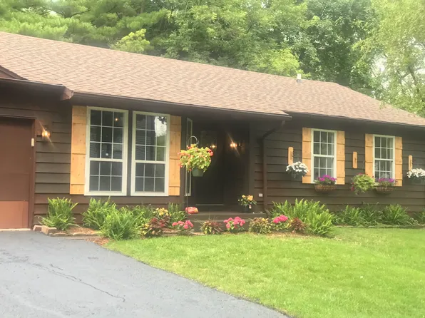 3404 Woodland Cir N, Island Lake, IL 60042