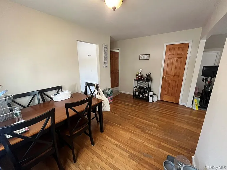 551 W Walnut St #UPPER — Photo 18