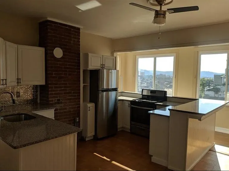1105 Goettman St #2 — Photo 3