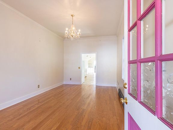 5th image of 141 Champlain Avenue