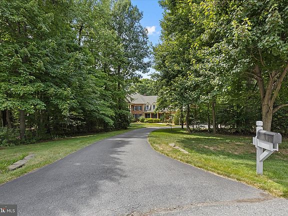 2nd image of 1322 Windsor Ridge Ln
