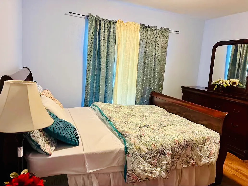 1 bed, $1,000 — Photo 1