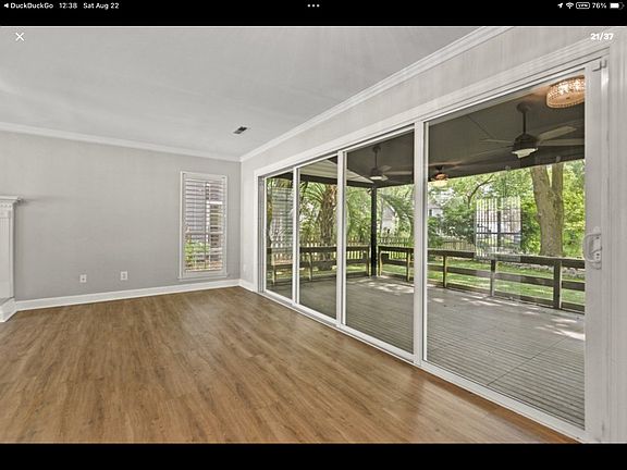 5th image of 1382 Center Lake Dr
