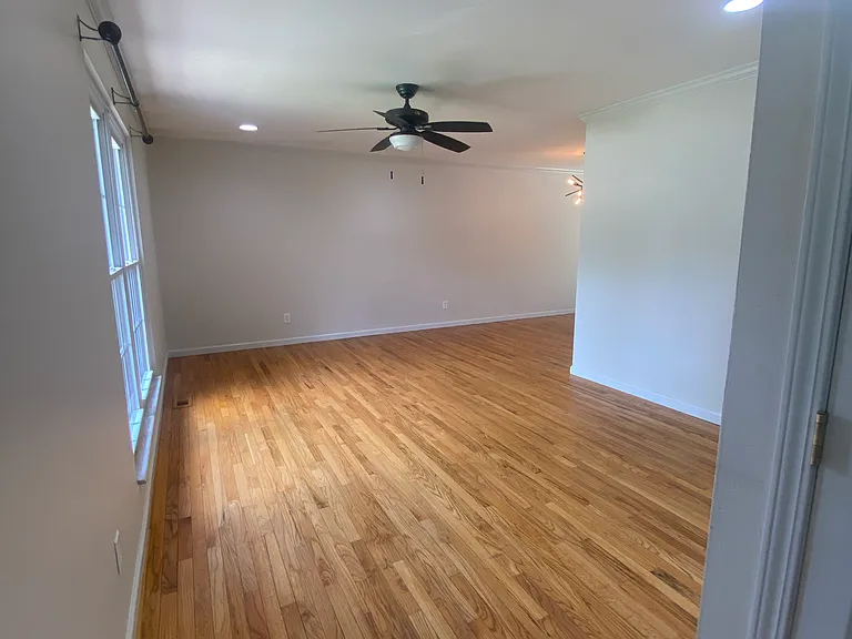 2310 Wesbriar Ct — Photo 3
