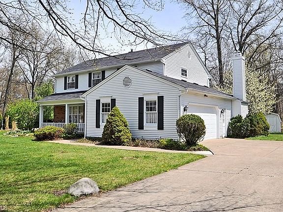 2nd image of 32355 Stoney Brook Dr