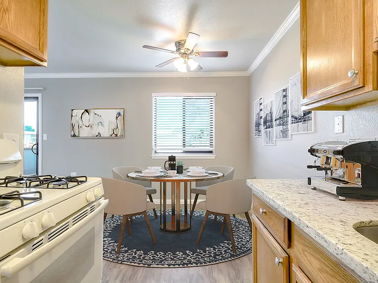2x1 Kitchen / Dining 2x1 Kitchen / Dining